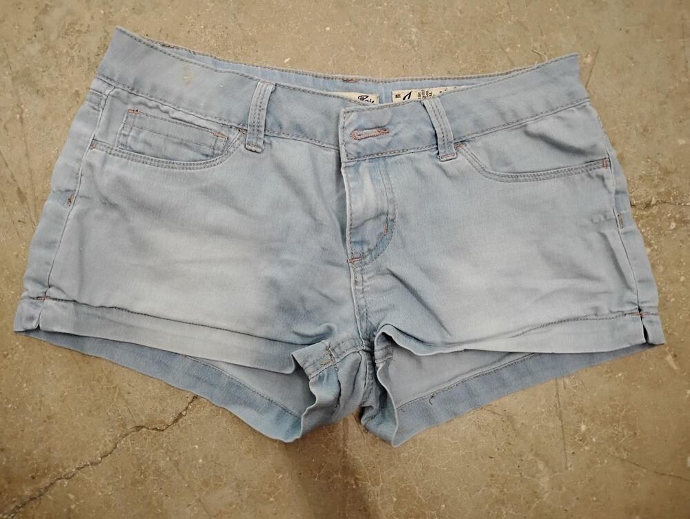 Size 7 Indigo Rein Junior's Low Rise Blue Embroidered Denim Short Shorts